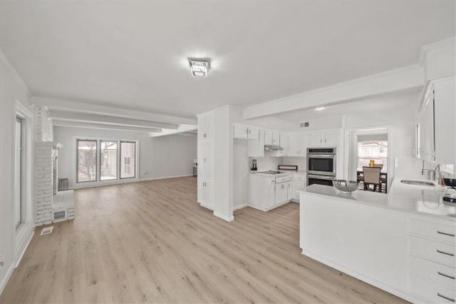 818 W 122nd Terrace, Kansas City, MO 64145