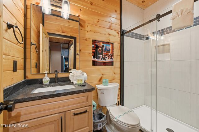 1110 Laddie Buck Lane, Gatlinburg, TN 37738