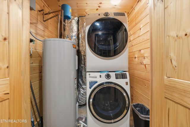 1110 Laddie Buck Lane, Gatlinburg, TN 37738