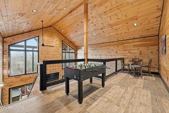 1110 Laddie Buck Lane, Gatlinburg, TN 37738