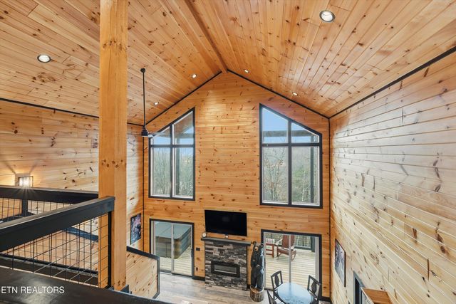 1110 Laddie Buck Lane, Gatlinburg, TN 37738