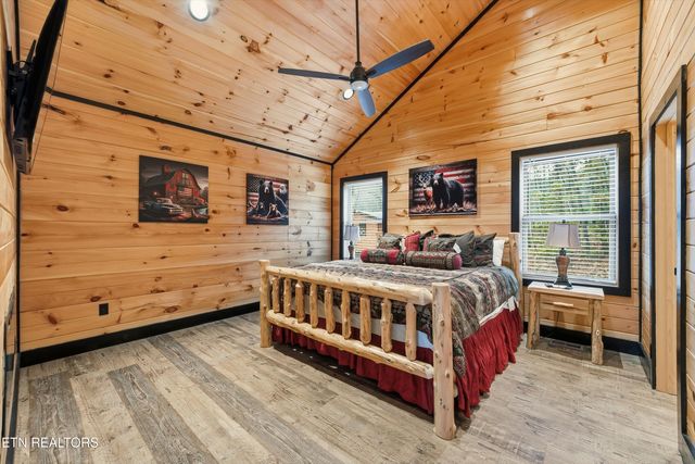 1110 Laddie Buck Lane, Gatlinburg, TN 37738