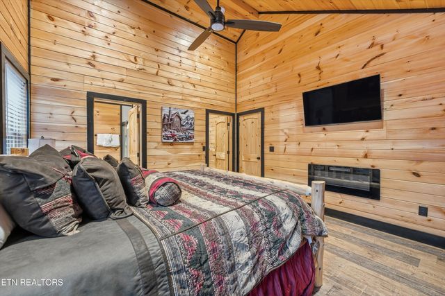 1110 Laddie Buck Lane, Gatlinburg, TN 37738