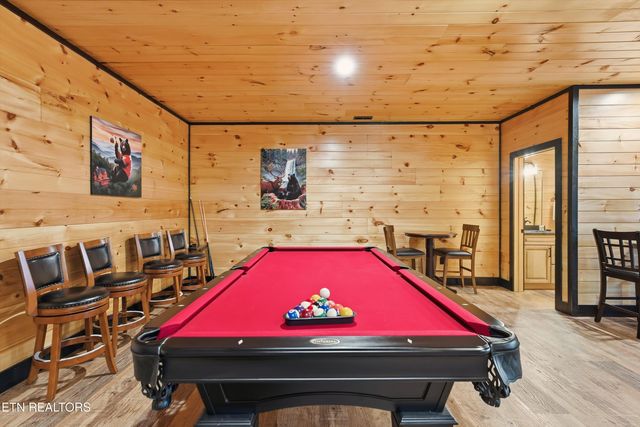 1110 Laddie Buck Lane, Gatlinburg, TN 37738