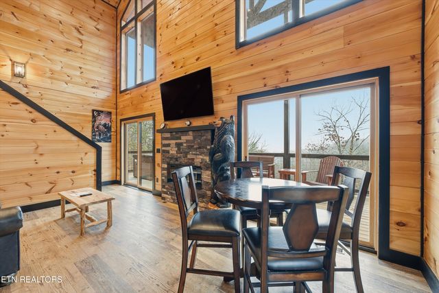 1110 Laddie Buck Lane, Gatlinburg, TN 37738