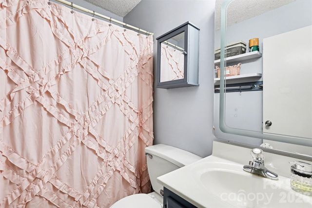 12405 Mallard Ridge Drive, Charlotte, NC 28269