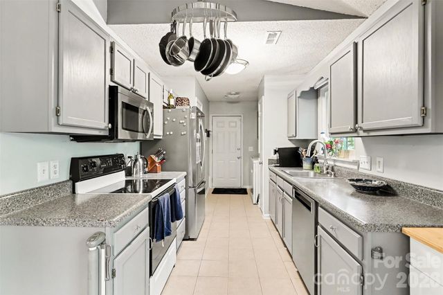 12405 Mallard Ridge Drive, Charlotte, NC 28269