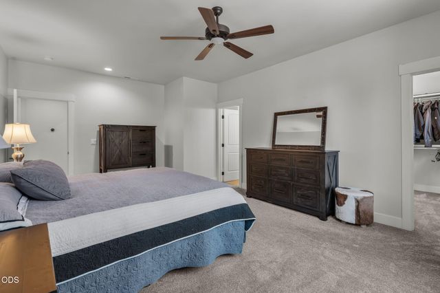 8293 Vireo Court, Redmond, OR 97756
