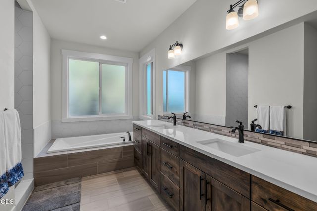8293 Vireo Court, Redmond, OR 97756