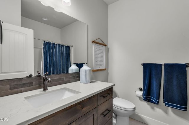 8293 Vireo Court, Redmond, OR 97756