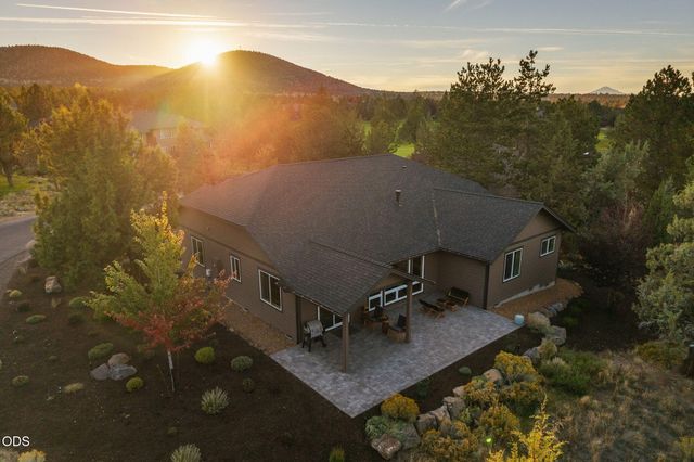 8293 Vireo Court, Redmond, OR 97756