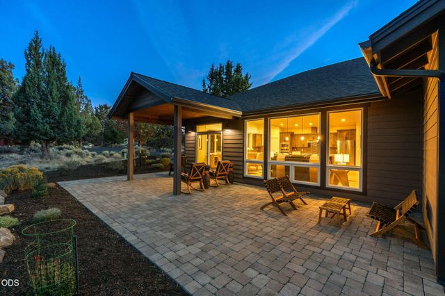 8293 Vireo Court, Redmond, OR 97756