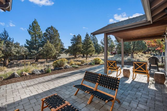 8293 Vireo Court, Redmond, OR 97756
