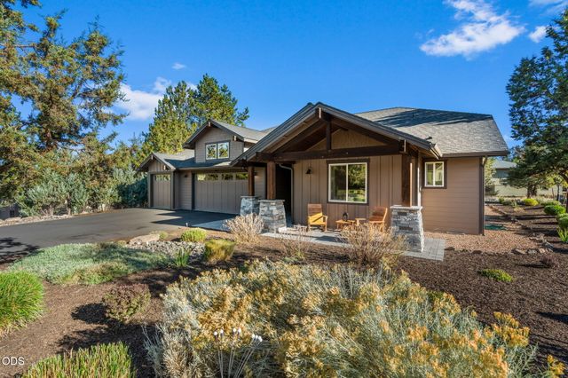 8293 Vireo Court, Redmond, OR 97756