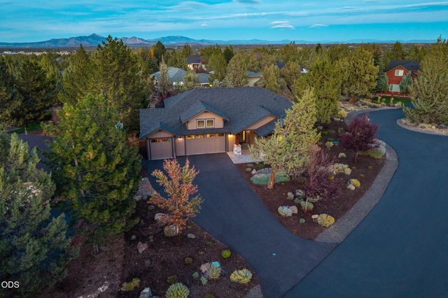 8293 Vireo Court, Redmond, OR 97756