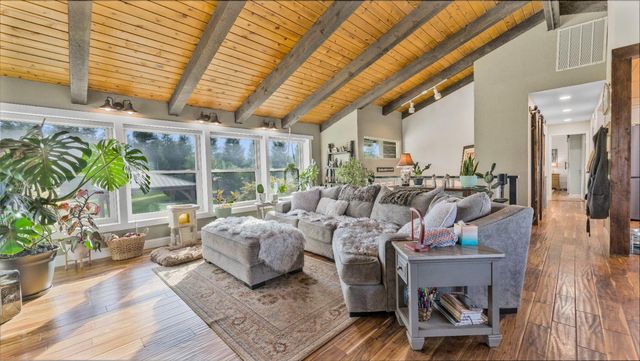 12105 Rising Rd, Wilton, CA 95693