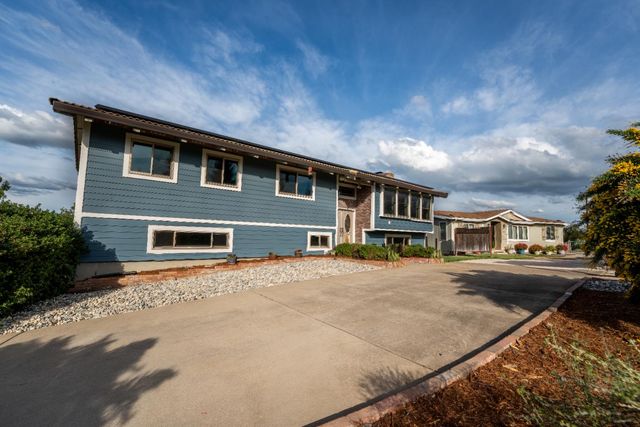 12105 Rising Rd, Wilton, CA 95693