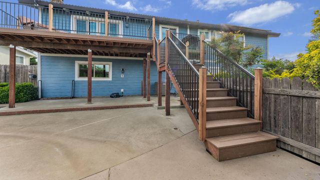 12105 Rising Rd, Wilton, CA 95693