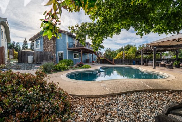 12105 Rising Rd, Wilton, CA 95693