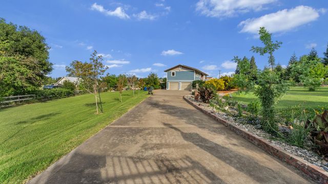 12105 Rising Rd, Wilton, CA 95693
