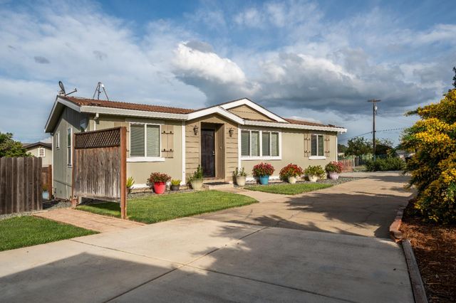 12105 Rising Rd, Wilton, CA 95693