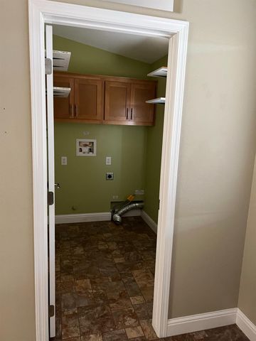 12105 Rising Rd, Wilton, CA 95693