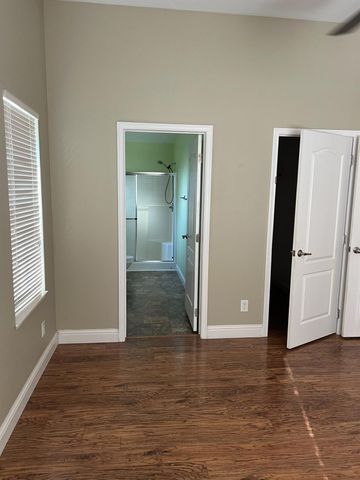 12105 Rising Rd, Wilton, CA 95693