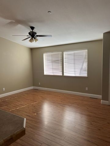 12105 Rising Rd, Wilton, CA 95693