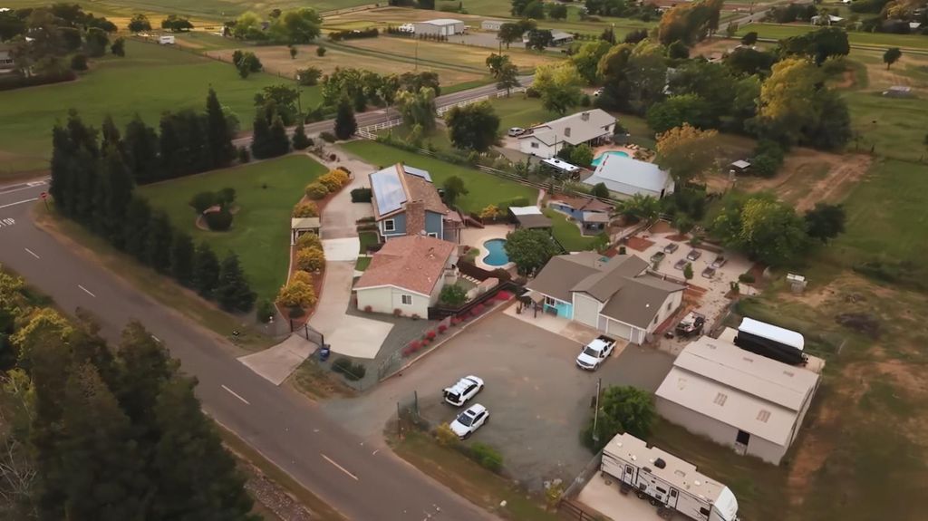 12105 Rising Rd, Wilton, CA 95693