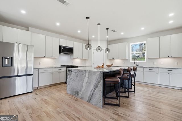 587 Woodland Avenue, Scottdale, GA 30079