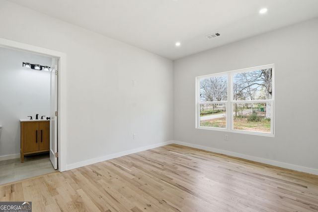 587 Woodland Avenue, Scottdale, GA 30079