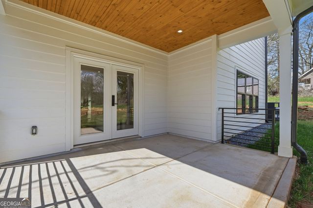 587 Woodland Avenue, Scottdale, GA 30079