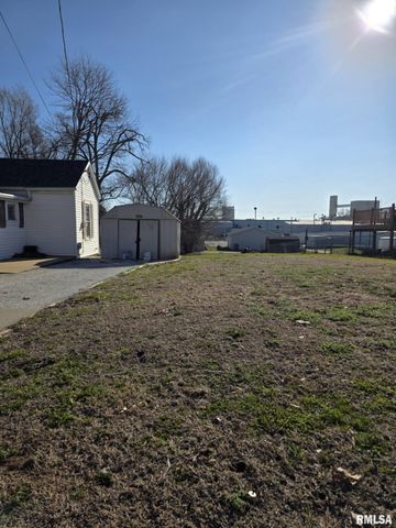 1234 N 26TH Street, Quincy, IL 62301