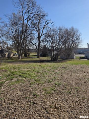 1234 N 26TH Street, Quincy, IL 62301