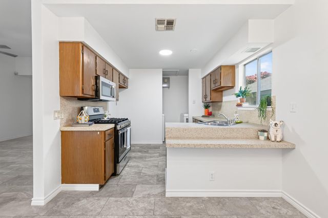 11210 PARKFIELD DR A, Austin, TX 78758