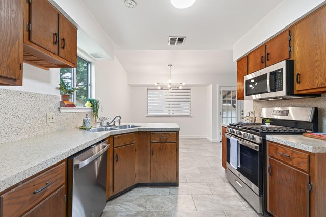 11210 PARKFIELD DR A, Austin, TX 78758