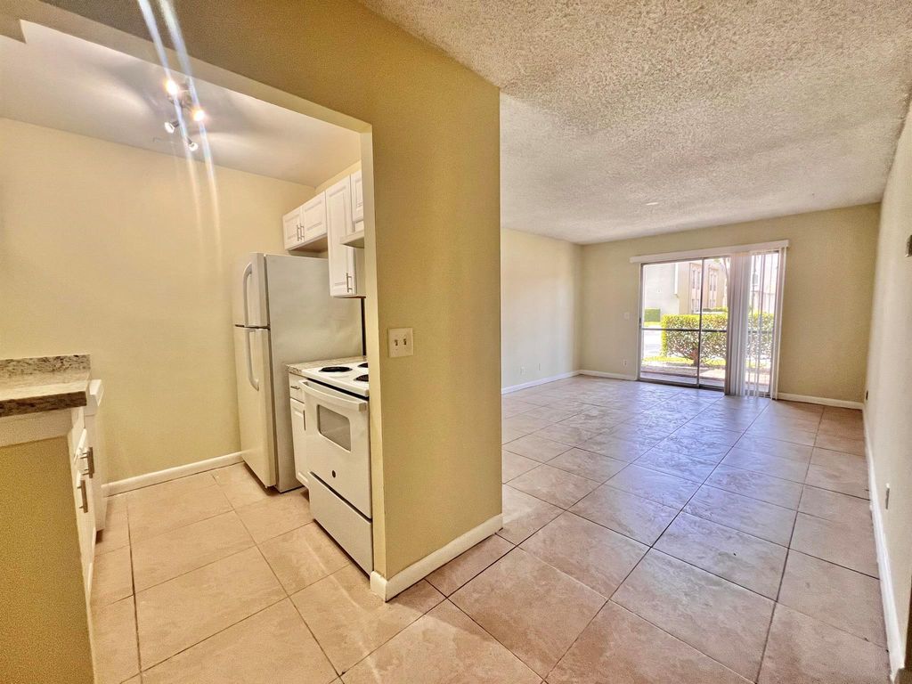 1500 N Congress Avenue B9, West Palm Beach, FL 33401