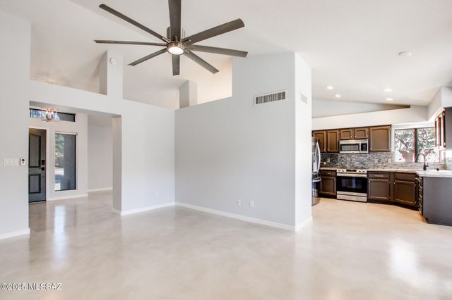 7246 E Shoreline Drive, Tucson, AZ 85715