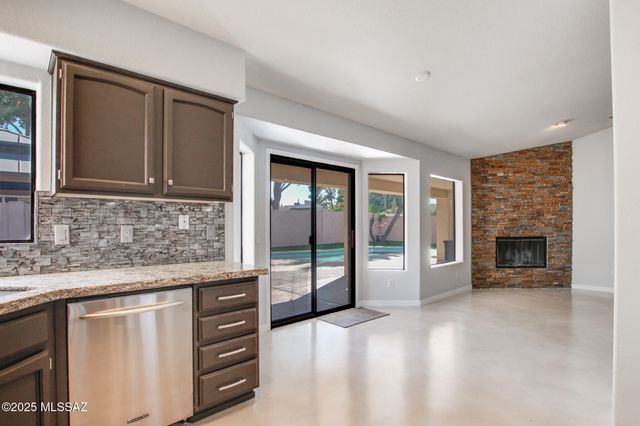 7246 E Shoreline Drive, Tucson, AZ 85715