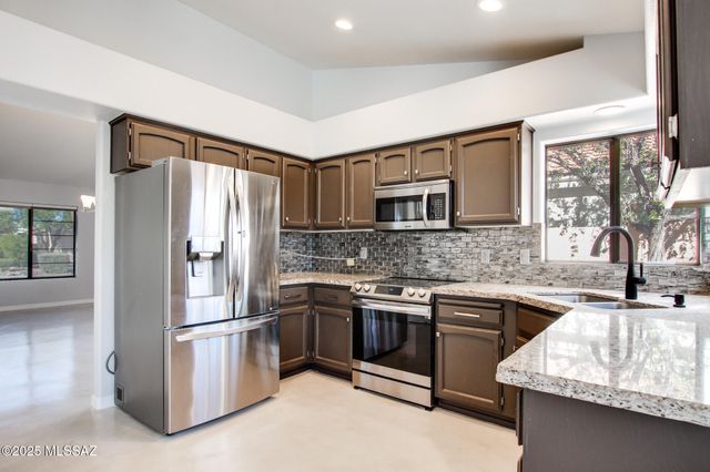 7246 E Shoreline Drive, Tucson, AZ 85715