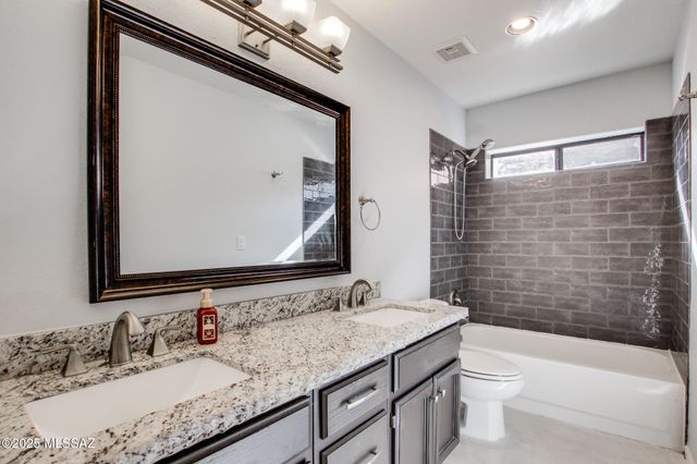 7246 E Shoreline Drive, Tucson, AZ 85715