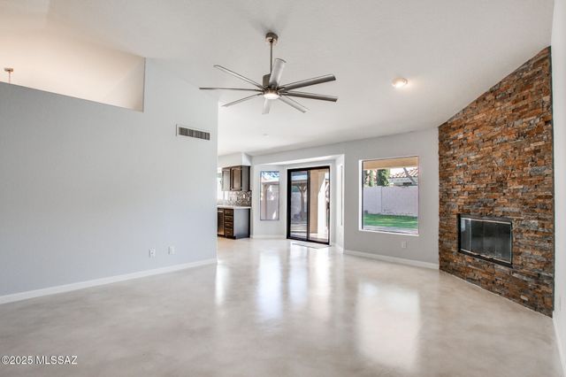 7246 E Shoreline Drive, Tucson, AZ 85715