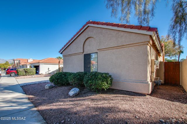 7246 E Shoreline Drive, Tucson, AZ 85715