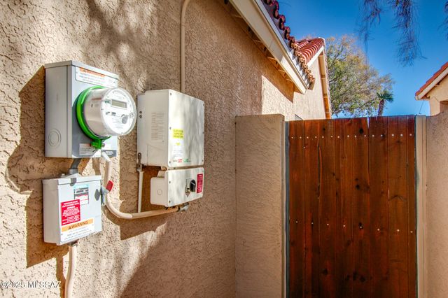 7246 E Shoreline Drive, Tucson, AZ 85715