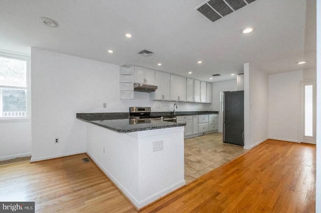 102 GREENMEADOW DR, Lutherville Timonium, MD 21093