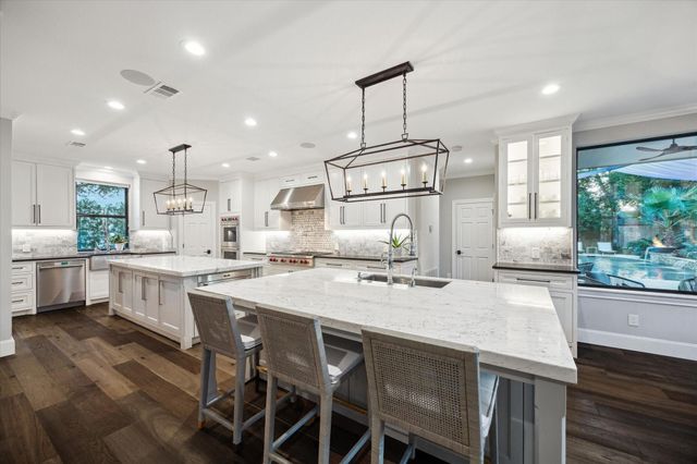 4 W Shady Lane, Houston, TX 77063