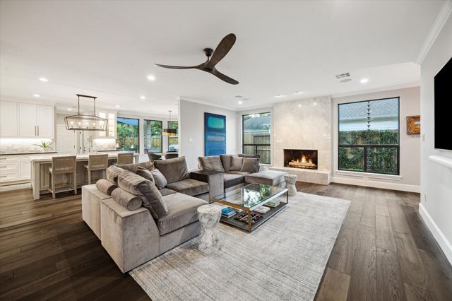 4 W Shady Lane, Houston, TX 77063