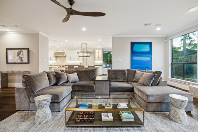 4 W Shady Lane, Houston, TX 77063