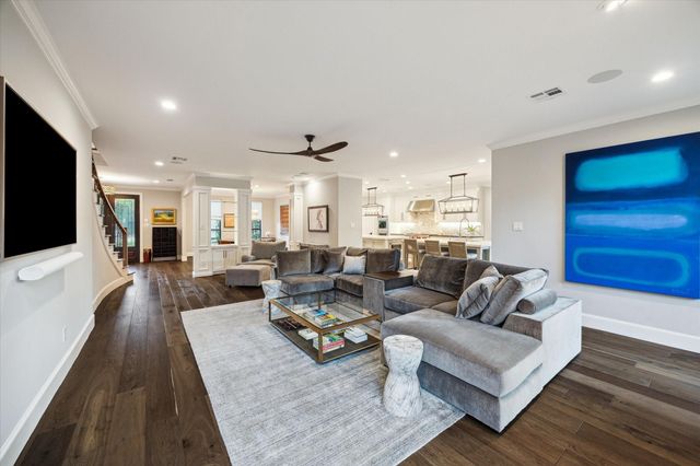 4 W Shady Lane, Houston, TX 77063