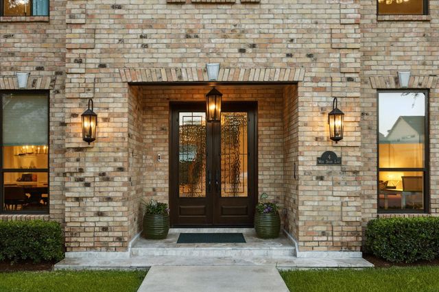 4 W Shady Lane, Houston, TX 77063